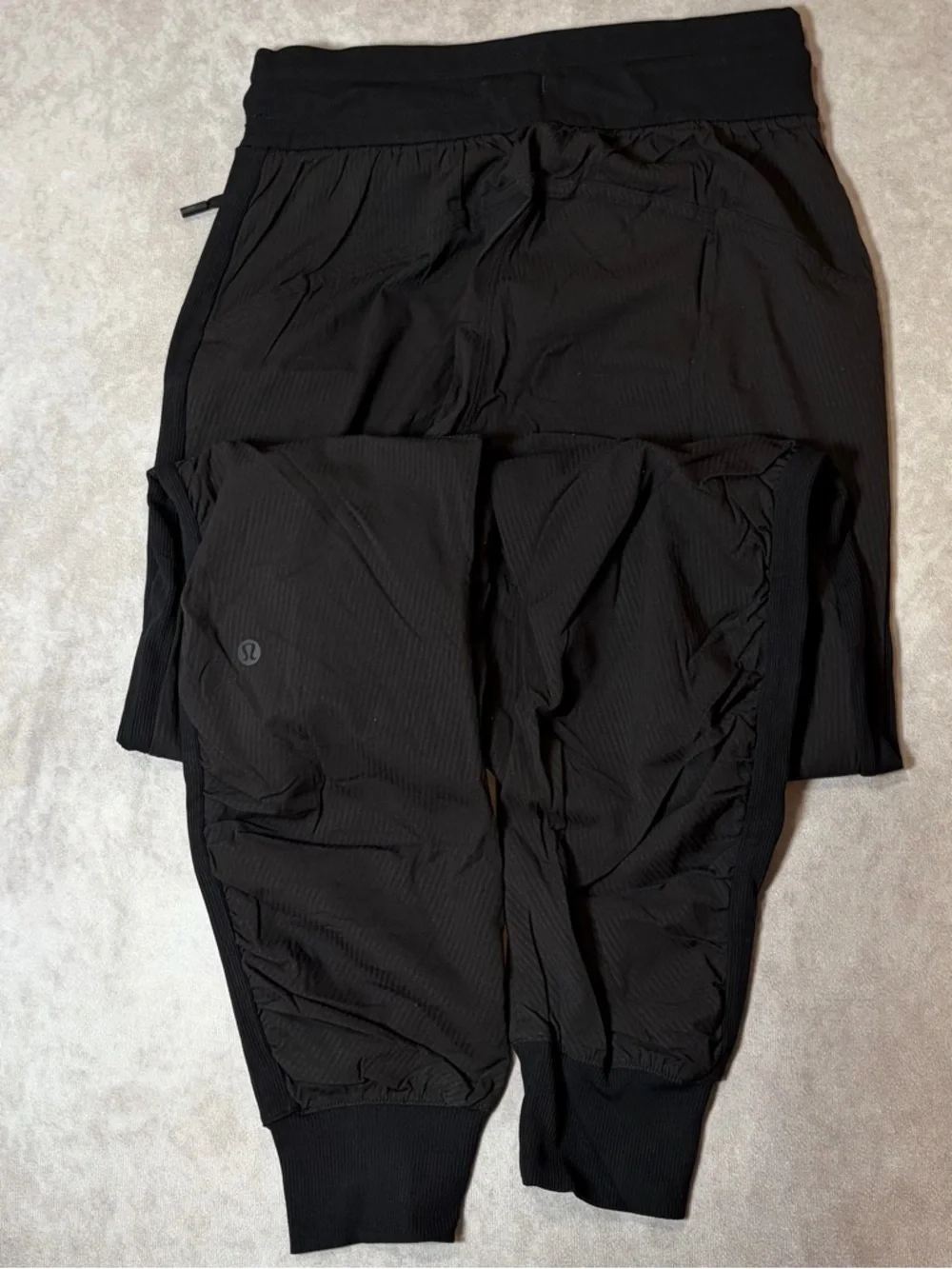 lululemon athletica Size :2 Women Black Jogger Pockets